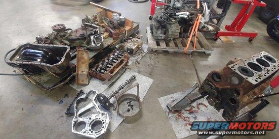 20191023_165702.jpg 20191023 - 4bt is apart and ready for cleaning, paint, and upgrades.