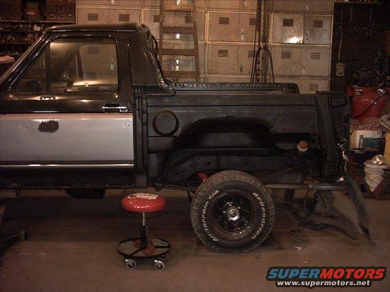 1.jpg Driver quarter panel off, inner panel cleaned up and undercoated