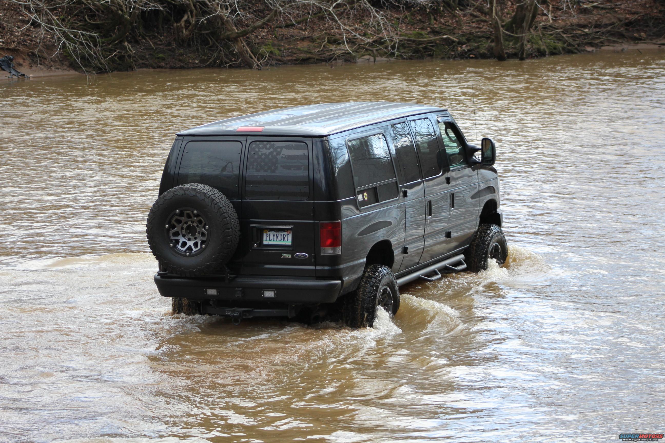 2010 Ford E250 photo