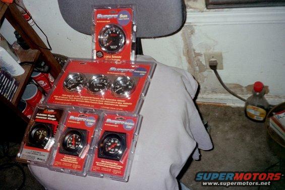 gauges1.jpg 