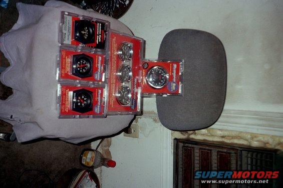 gauges2.jpg 