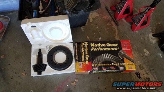 Motive Gear Performance ring and pinion gears in packaging and box