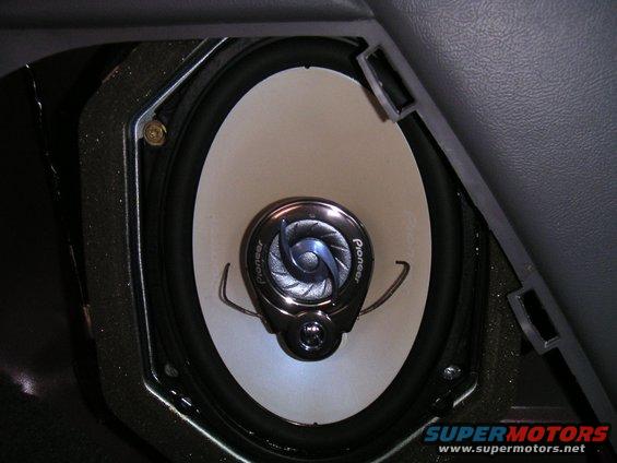 back-speaker.jpg Rear Pioneer