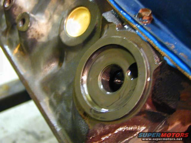 oil-fiter-block-bung.jpg 