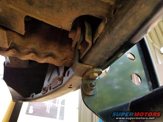 01bprgu.jpg The [url=https://www.gorhino.com/part-search/3315mb]GoRhino 3315MB StepGuard[/url] attachments to the bumper are unfortunate. Several bolts are drilled through the (rare) factory black bumper, so it's not really attached to the frame. And it's not even [url=https://www.gorhino.com/images/ePIM/original/3315M-i.pdf]installed[/url] correctly.