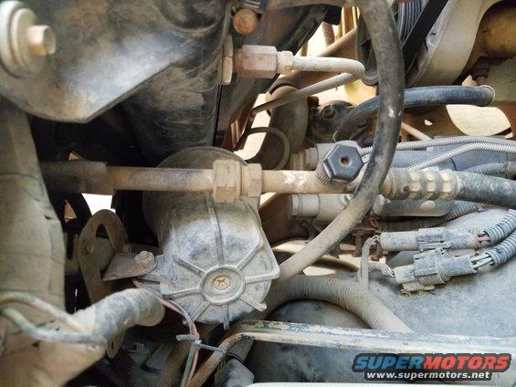 02pa.jpg The PA is another remnant of the dealer RKE system that was partially removed.

Remove abandoned wiring & repair damage: $60/hr clock time