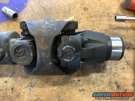 img_81241.jpg New NP205 Yoke