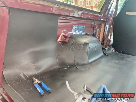 img_20200815_153921.jpg 20200815 - Cementing CCF to the MLV in the inner quarter panel