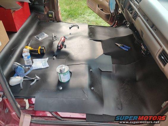 img_20200821_153121.jpg 20200821 - Putting MLV on this one elevated place under the center console took forever. Lots of cutting, cementing, and force and pressure to keep the MLV down while it set.