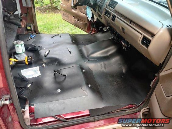 img_20200822_093032.jpg 20200822 - Second view of the finished transmission hump. Lot's of velcro used here to keep the contours over the odd shapes.