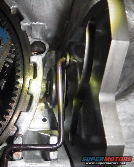 dscf2481--bw1356-1992-shift-shaft-no-cclip.jpg '92 BW1356 t-case's interior shift linkage; no c-clip on the shift shaft...how to remove??