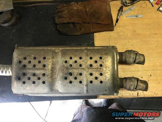 muffler.jpg 