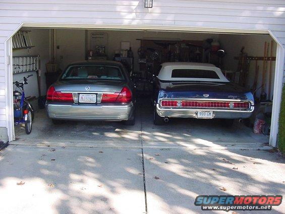 lse-002.jpg Both Marquise; the '69 with its new suspension. Not many garages can handle these two badasses!