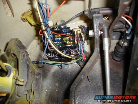 fuseblock.jpg painless wiring fuse block....spent many hours making that nice and neat