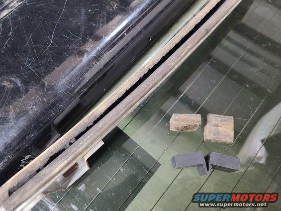 20210126_145000.jpg The internal glass runs (E1TZ98422A20A) are degraded, so they were flipped. The broken [url=https://shop.broncograveyard.com/1980-1996-Ford-Bronco-Bottom-Glass-Bumper-Each/productinfo/34560/]glass stop[/url] was replaced with a new one.

Lower run (in t/g) [url=https://shop.broncograveyard.com/1980-1996-Ford-Bronco-Tailgate-Track-Glass-Run-Channels/productinfo/34559/]GRK213087[/url]
Upper run (in camper) E8TZ98422A00A or F2TZ98422A00A (PartsLink FO1931101), FAIRCHILD F1019, [url=https://www.amazon.com/dp/B082T4ND9N]Make 193984008374 ~$60[/url], search [url=https://www.ebay.com/sch/i.html?_from=R40&_trksid=m570.l1313&_nkw=grb213080&_sacat=0]ebay for GRB213080 ~$40[/url]