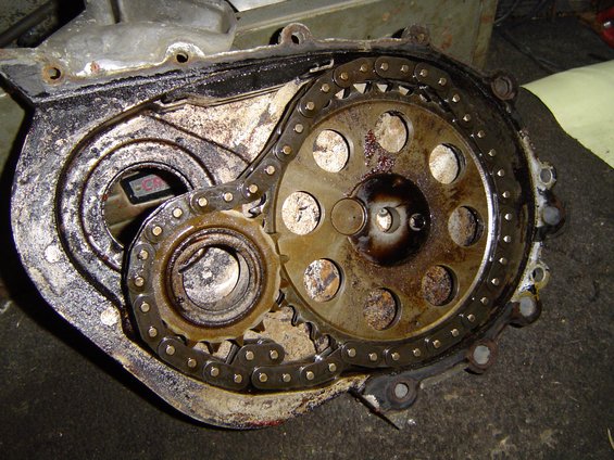 engine-teardown-005.jpg Sloppy timing chain