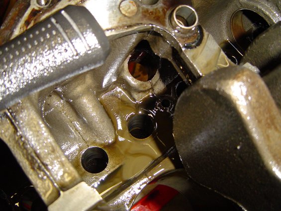 engine-teardown-006.jpg See the goo