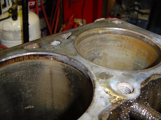 engine-teardown-013.jpg Big ridge in the #1 hole