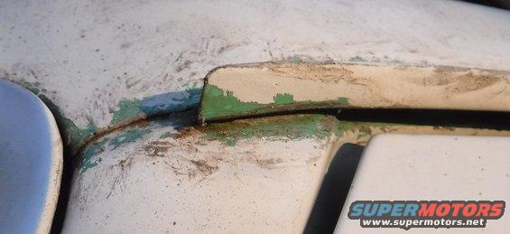 dscf3314--drip-rail-repair-prep.jpg Prepping the drip rail and b-pillar for repair.  Because Bronco.