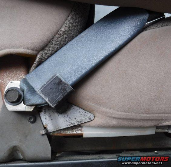 dscf3615--windstar-seat-belt-pivot-stop.jpg Seat belt pivot stop installed.  No more reaching below the arm rest to find the receiver!