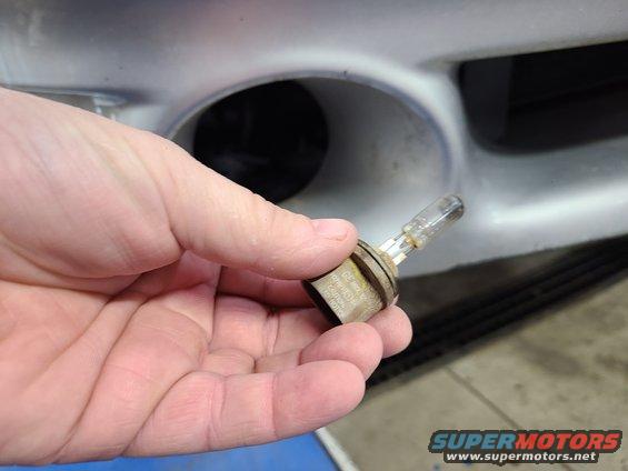 20211124_112515.jpg Both front fog bulbs are burned out, and the right lamp assembly is missing.

WM bulb $7 https://www.walmart.com/ip/seort/16913600 left only 
LED pair $17 https://www.amazon.com/dp/B098KW62G7
Dorman right $52 https://www.amazon.com/dp/B00JW27J0Q out of stock 
cheap right $22 https://www.ebay.com/itm/382532546486 with bulb 

[url=https://www.supermotors.net/registry/media/1167930][img]https://www.supermotors.net/getfile/1167930/thumbnail/foglicpump.jpg[/img][/url]