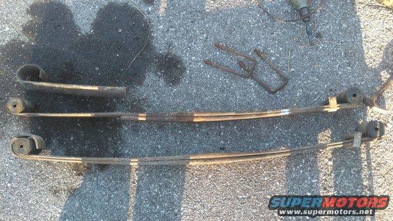 kimg0159.jpg the original leaf springs. i drove on that broken leafspring for about a month. 

a shame i jsut replaced the bushings with new poly bushings just a few months ago