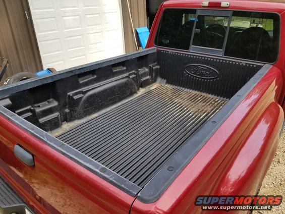 20200613_155419.jpg Other than the heavy dust in all the nooks & crannies (including under the bedliner), it looks very lightly-used and reasonably well-maintained.