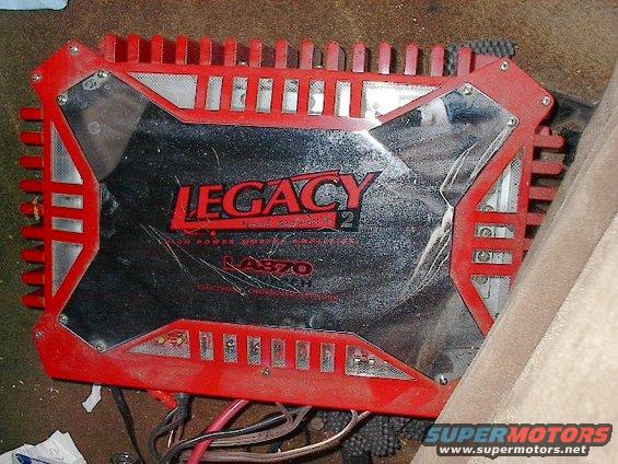 picture-015.jpg This 4 channel amp, also controlled by the 6 channel crossover, is bridged to crank the two 10" component woofers in the rear.