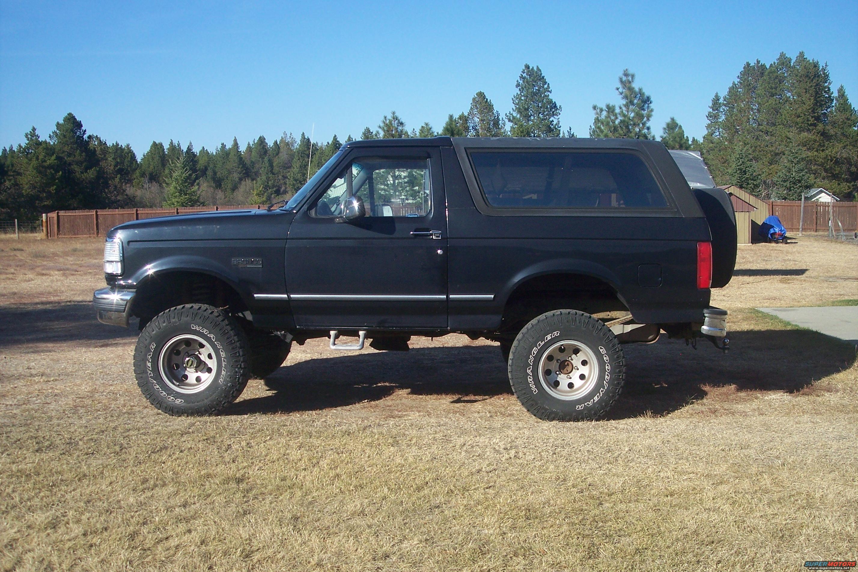 1995 Ford Bronco photo
