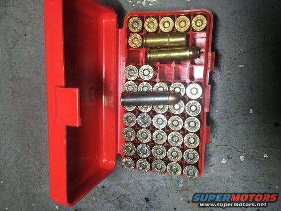357 magnum nickel case with copper round nose - 33 rounds
(1) 38 Special with truncated cone bullet
(7) 38 Special with wad cutters