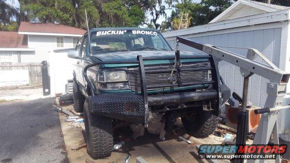 "Found" this fancy Fab Fours front bumper from a 07-13 Toyota Tundra. wanted to see if i can make it fit on a bronco with enough work. Mounting required a good amoutn work work but overall it fits pretty well with some trimming