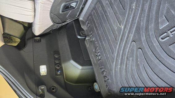 20240618_103355.jpg True 15A rear power supply. Fused 12ga wire from battery, replaced wires that came with kit (18ga) with 12ga between modules. 