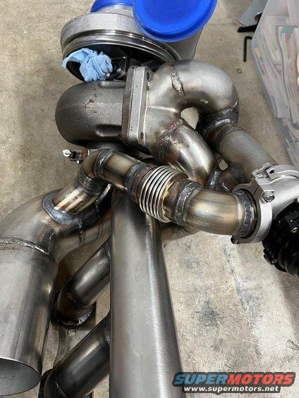 11-wastegate-merge-welded.jpg Fully welded wastegate merge. 