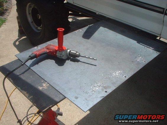 tank5.jpg new skidplate.. 3/16" thick...  