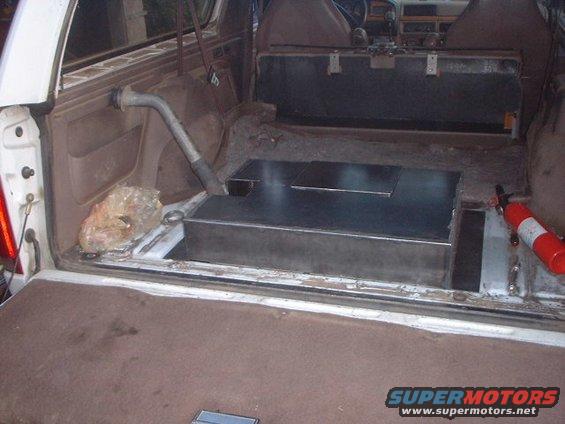 tank11.jpg box completed.. welding it on.