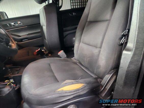 seatlhfsplit.jpg ...but the driver's seat does have the typical split. I'll probably upgrade the front seats.