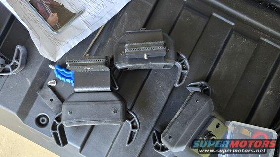 20250827_114654.jpg Two Different ways of mounting- Left "up", right "down"