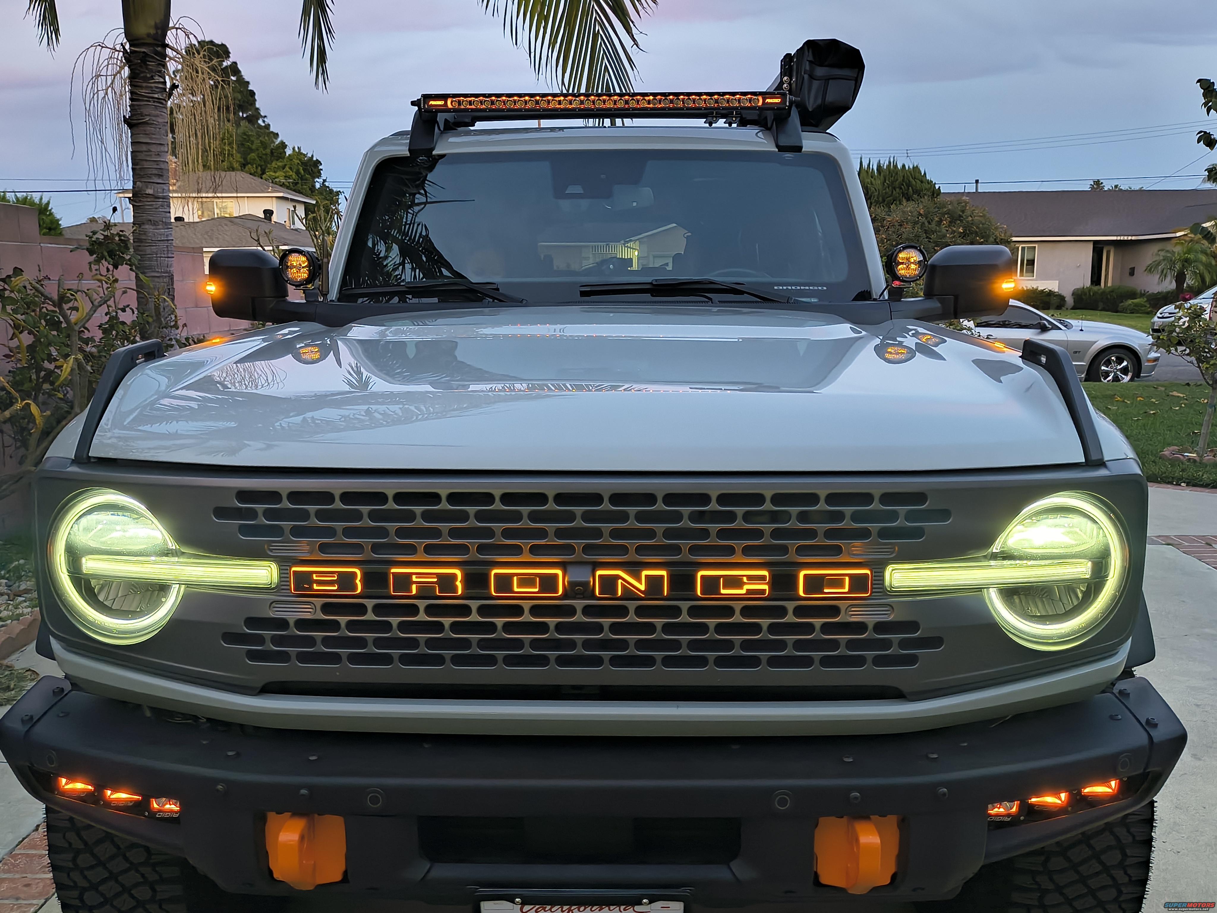 2023 Ford Bronco photo