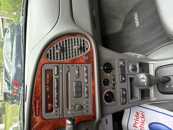 2001 Ford Crown Victoria photo