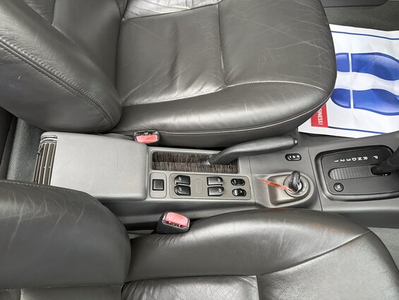 2001 Ford Crown Victoria photo