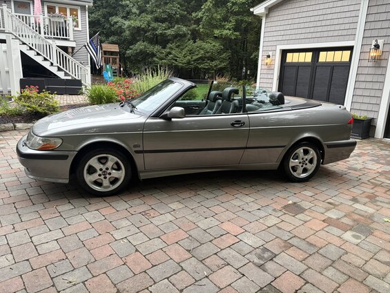 2001 Ford Crown Victoria photo