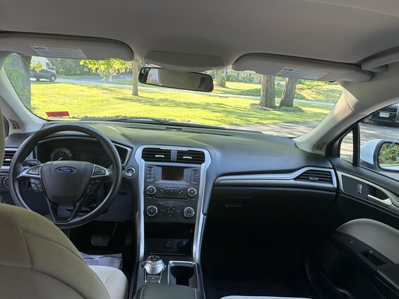 2001 Ford Crown Victoria photo