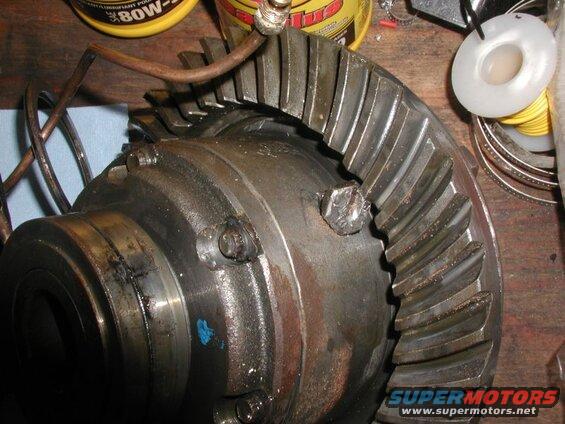 8 of the 10 ring gear bolts came out on the D44.