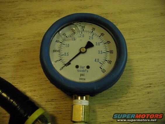 ? 0-60 psi, liquid filled, with a Moroso #89590 Gauge Cover.