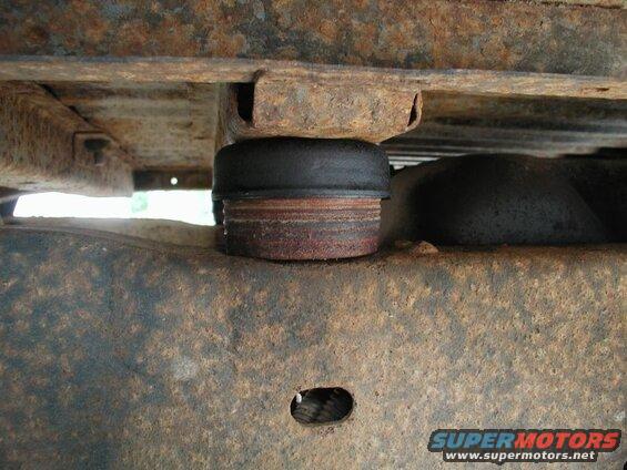 Left and right (second from the rear) mounts in place.