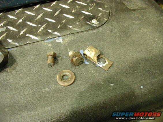 I noticed a rattle on my last wheeling trip, and this was the culprit; left front fender bolt.