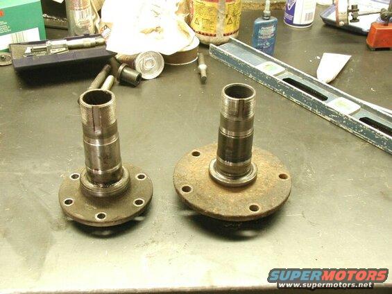 TTB spindle on the left, solid spindle on the right.