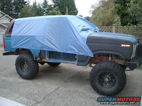 Sold the doors and a few dash pieces, so Blue finally hit the "ghetto" stage.