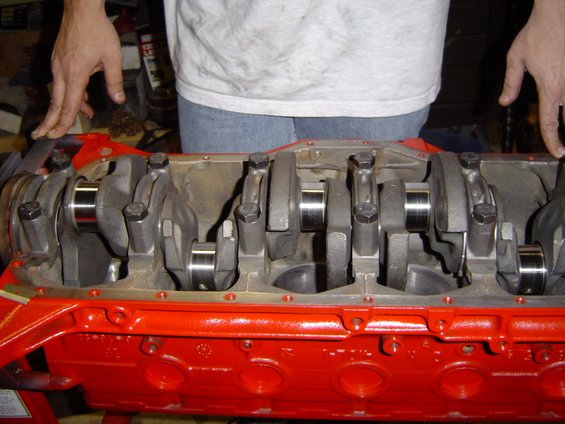 engine-reassembly-027.jpg All mains are done, rods/pistons next