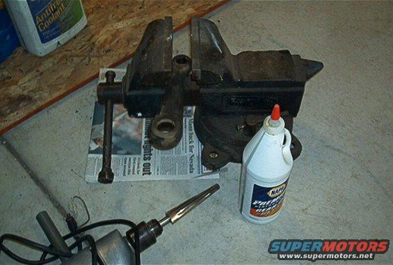 im000513.jpg Getting set up to ream my pitman arm to accept Chevy Drag link ends.